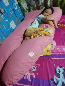 OMGPh Authentic Giant Bundle 5 FT 3.5 Kg Pregnancy Pillow Maternity Pillow - Good for 5ft and up photo review