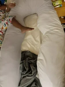 𝐎𝐌𝐆𝐏𝐡 𝐀𝐮𝐭𝐡𝐞𝐧𝐭𝐢𝐜 𝐆𝐢𝐚𝐧𝐭 5 FT, 3.5 KG U-Shaped Pregnancy Maternity Pillow 𝐁𝐔𝐘 𝟏 𝐏𝐢𝐥𝐥𝐨𝐰 + 𝐅𝐑𝐄𝐄 𝟐 𝐏𝐮𝐧𝐝𝐚 photo review